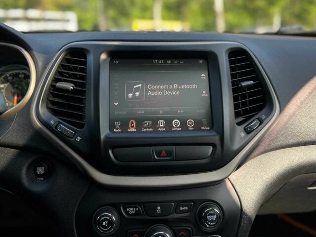 Красный Джип Чероки, объемом двигателя 2.4 л и пробегом 160 тыс. км за 12999 $, фото 14 на Automoto.ua