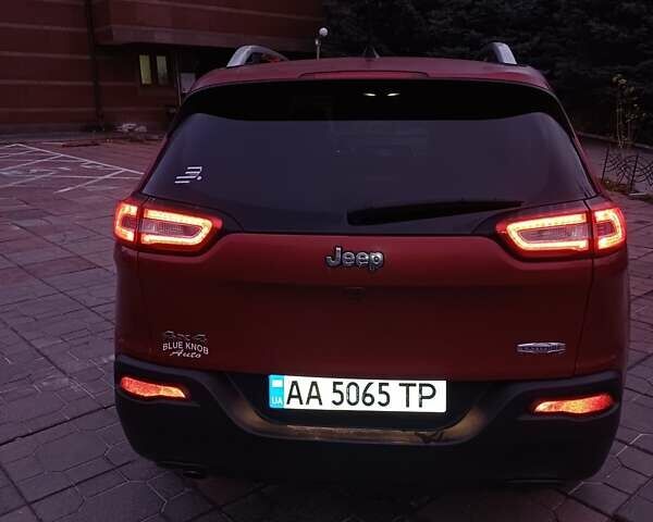 Красный Джип Чероки, объемом двигателя 2.4 л и пробегом 127 тыс. км за 12000 $, фото 3 на Automoto.ua