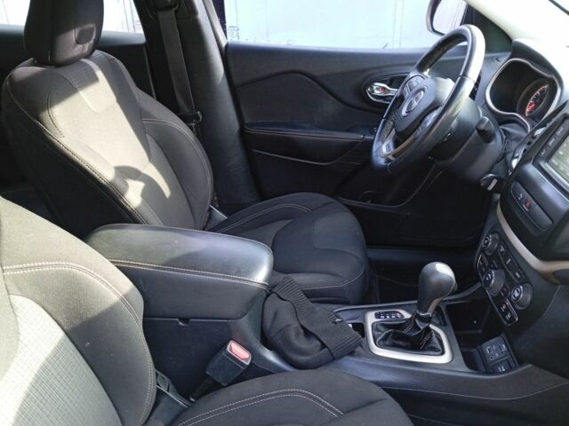 Красный Джип Чероки, объемом двигателя 0 л и пробегом 172 тыс. км за 9200 $, фото 9 на Automoto.ua