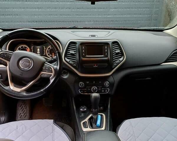 Красный Джип Чероки, объемом двигателя 2.4 л и пробегом 127 тыс. км за 12000 $, фото 4 на Automoto.ua