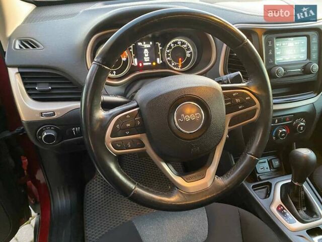 Джип Чероки 2016 в Львове на Automoto.ua Красный Джип Чероки, объемом двигателя 2.36 л и пробегом 106 тыс. км за 12600 $, фото 12 на Automoto.ua