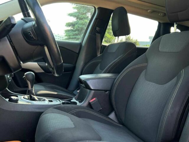 Красный Джип Чероки, объемом двигателя 2.4 л и пробегом 160 тыс. км за 12999 $, фото 16 на Automoto.ua