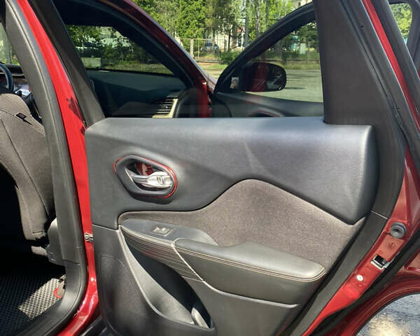 Красный Джип Чероки, объемом двигателя 2.36 л и пробегом 75 тыс. км за 15300 $, фото 46 на Automoto.ua