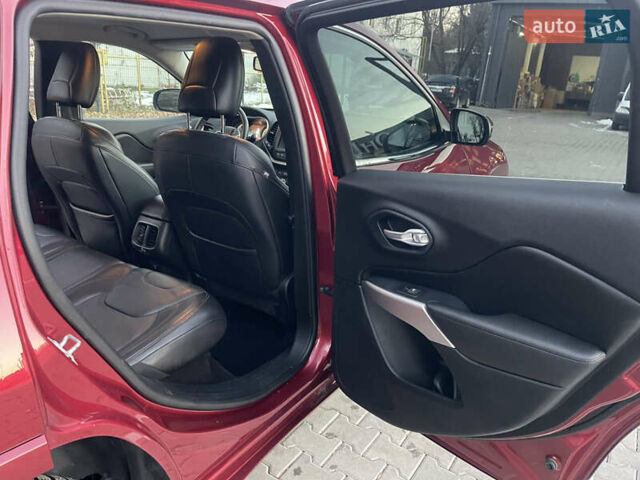 Червоний Джип Cherokee, об'ємом двигуна 3.2 л та пробігом 230 тис. км за 15000 $, фото 14 на Automoto.ua