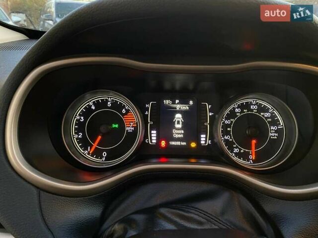 Джип Чероки 2016 в Львове на Automoto.ua Красный Джип Чероки, объемом двигателя 2.36 л и пробегом 106 тыс. км за 12600 $, фото 13 на Automoto.ua