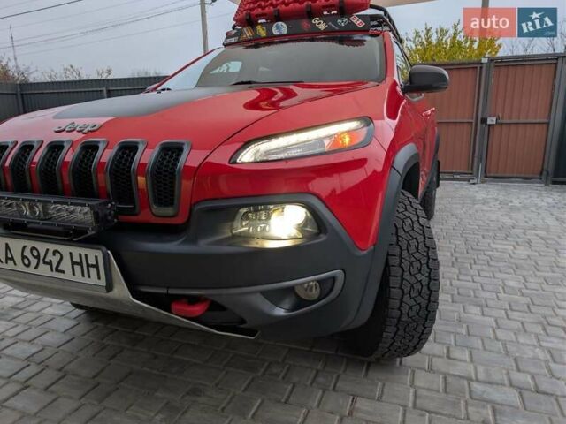 Красный Джип Чероки, объемом двигателя 3.24 л и пробегом 58 тыс. км за 22999 $, фото 5 на Automoto.ua