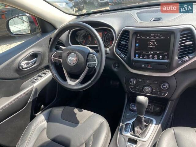 Червоний Джип Cherokee, об'ємом двигуна 2.4 л та пробігом 63 тис. км за 15900 $, фото 10 на Automoto.ua