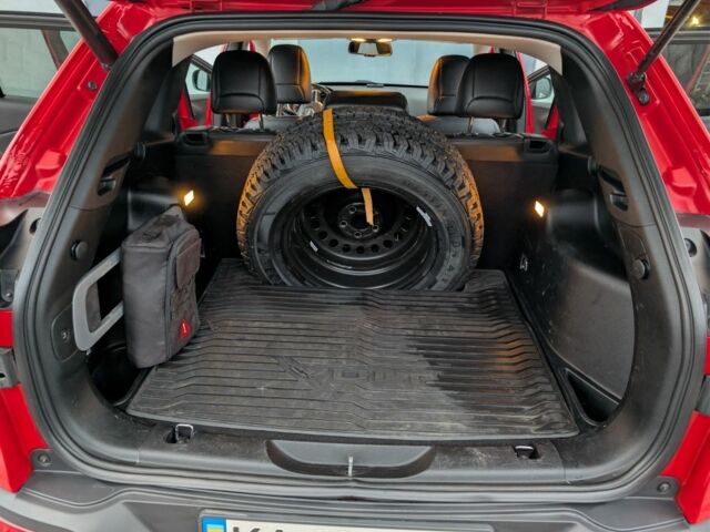 Красный Джип Чероки, объемом двигателя 3.2 л и пробегом 58 тыс. км за 23000 $, фото 10 на Automoto.ua