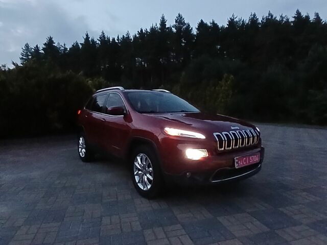 Червоний Джип Cherokee, об'ємом двигуна 2.4 л та пробігом 162 тис. км за 12000 $, фото 6 на Automoto.ua