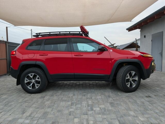 Красный Джип Чероки, объемом двигателя 3.2 л и пробегом 58 тыс. км за 23000 $, фото 3 на Automoto.ua