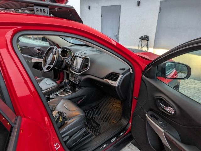 Красный Джип Чероки, объемом двигателя 3.2 л и пробегом 58 тыс. км за 23000 $, фото 12 на Automoto.ua