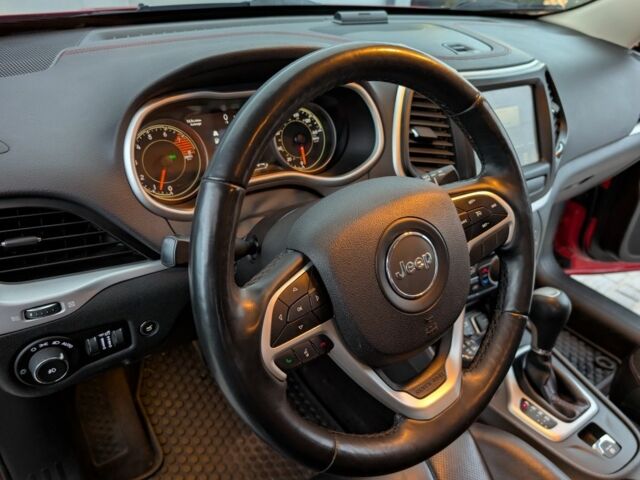 Красный Джип Чероки, объемом двигателя 3.2 л и пробегом 58 тыс. км за 23000 $, фото 19 на Automoto.ua