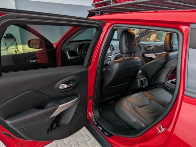 Красный Джип Чероки, объемом двигателя 3.2 л и пробегом 58 тыс. км за 23000 $, фото 9 на Automoto.ua