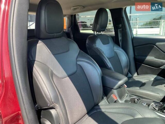 Червоний Джип Cherokee, об'ємом двигуна 2.4 л та пробігом 63 тис. км за 15900 $, фото 24 на Automoto.ua