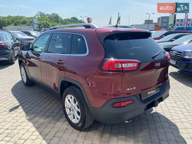 Червоний Джип Cherokee, об'ємом двигуна 2.4 л та пробігом 63 тис. км за 15900 $, фото 4 на Automoto.ua