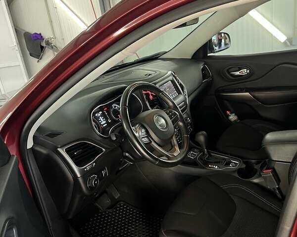 Червоний Джип Cherokee, об'ємом двигуна 2.36 л та пробігом 63 тис. км за 16500 $, фото 4 на Automoto.ua