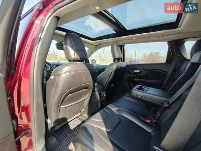 Красный Джип Чероки, объемом двигателя 2 л и пробегом 88 тыс. км за 18500 $, фото 7 на Automoto.ua