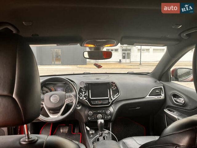 Красный Джип Чероки, объемом двигателя 2 л и пробегом 109 тыс. км за 19500 $, фото 14 на Automoto.ua