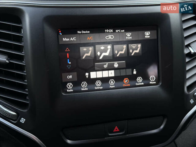 Красный Джип Чероки, объемом двигателя 3.24 л и пробегом 88 тыс. км за 15800 $, фото 35 на Automoto.ua