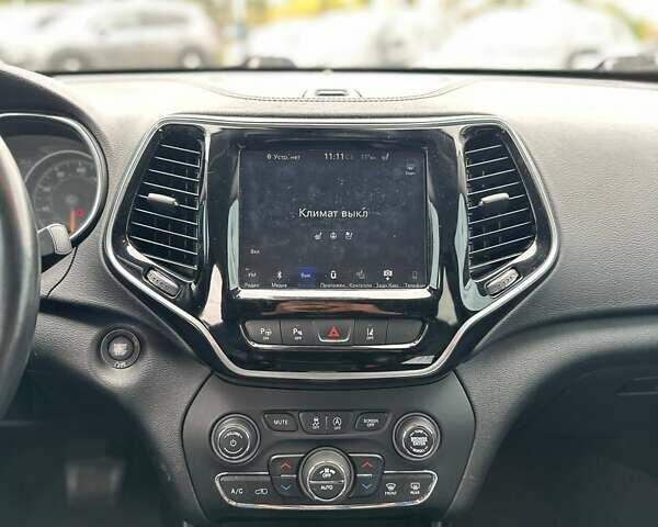 Красный Джип Чероки, объемом двигателя 2 л и пробегом 87 тыс. км за 17999 $, фото 20 на Automoto.ua