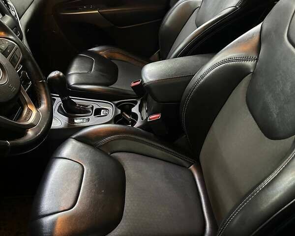 Красный Джип Чероки, объемом двигателя 3.24 л и пробегом 91 тыс. км за 18500 $, фото 17 на Automoto.ua