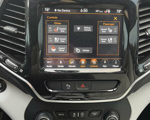 Червоний Джип Cherokee, об'ємом двигуна 2.4 л та пробігом 120 тис. км за 13500 $, фото 18 на Automoto.ua