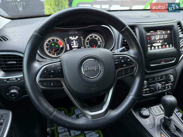 Красный Джип Чероки, объемом двигателя 3.24 л и пробегом 88 тыс. км за 15800 $, фото 32 на Automoto.ua