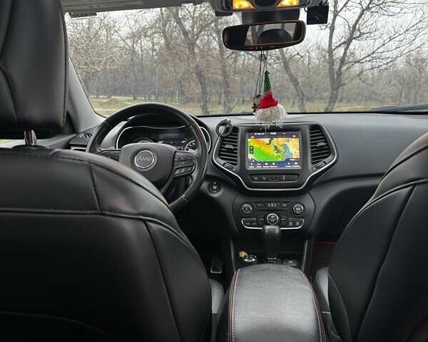 Красный Джип Чероки, объемом двигателя 1.99 л и пробегом 80 тыс. км за 26000 $, фото 19 на Automoto.ua