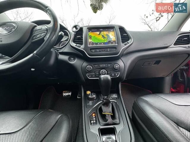 Красный Джип Чероки, объемом двигателя 1.99 л и пробегом 80 тыс. км за 26000 $, фото 18 на Automoto.ua