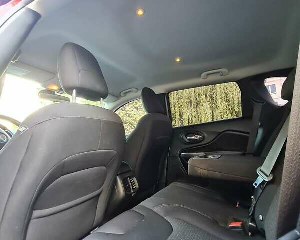 Красный Джип Чероки, объемом двигателя 2.36 л и пробегом 157 тыс. км за 15300 $, фото 6 на Automoto.ua