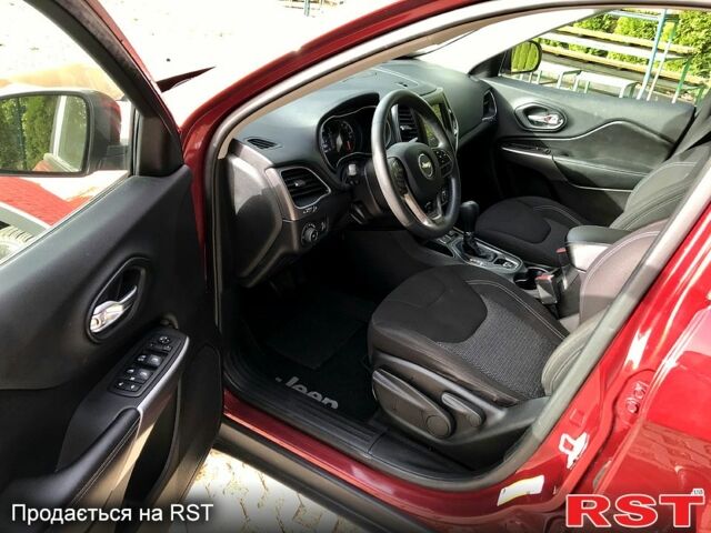 Красный Джип Чероки, объемом двигателя 2.4 л и пробегом 210 тыс. км за 14500 $, фото 7 на Automoto.ua