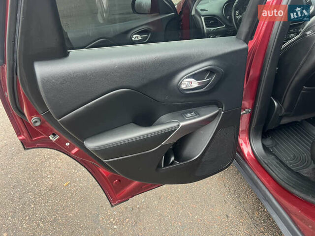 Красный Джип Чероки, объемом двигателя 2.4 л и пробегом 187 тыс. км за 14700 $, фото 20 на Automoto.ua