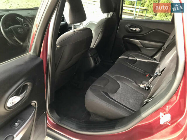 Красный Джип Чероки, объемом двигателя 2.36 л и пробегом 210 тыс. км за 14500 $, фото 20 на Automoto.ua