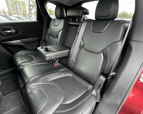 Джип Чероки 2018 в Буче на Automoto.ua Красный Джип Чероки, объемом двигателя 2 л и пробегом 87 тыс. км за 17999 $, фото 19 на Automoto.ua