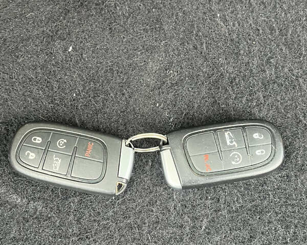 Червоний Джип Cherokee, об'ємом двигуна 2.4 л та пробігом 120 тис. км за 13500 $, фото 20 на Automoto.ua