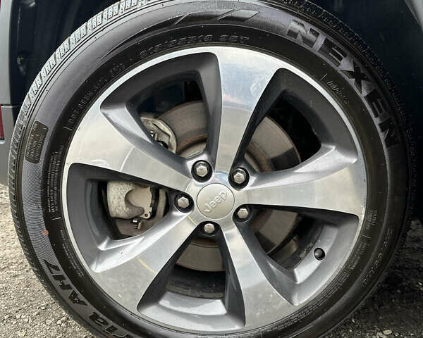 Джип Чероки 2018 в Буче на Automoto.ua Красный Джип Чероки, объемом двигателя 2 л и пробегом 87 тыс. км за 17999 $, фото 10 на Automoto.ua