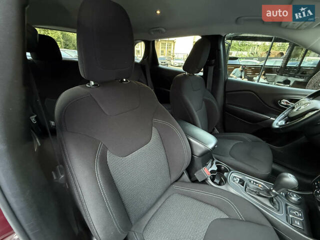 Красный Джип Чероки, объемом двигателя 3.24 л и пробегом 88 тыс. км за 15800 $, фото 44 на Automoto.ua