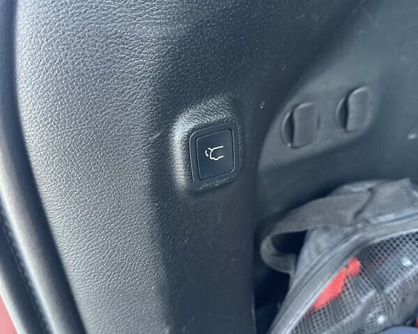 Червоний Джип Cherokee, об'ємом двигуна 3.24 л та пробігом 164 тис. км за 19000 $, фото 15 на Automoto.ua