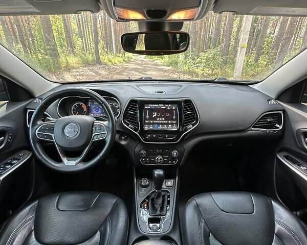 Червоний Джип Cherokee, об'ємом двигуна 2 л та пробігом 87 тис. км за 18300 $, фото 19 на Automoto.ua
