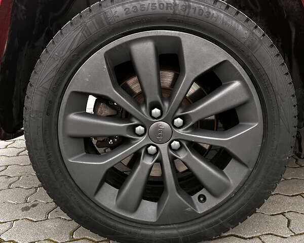 Красный Джип Чероки, объемом двигателя 2 л и пробегом 109 тыс. км за 19500 $, фото 5 на Automoto.ua