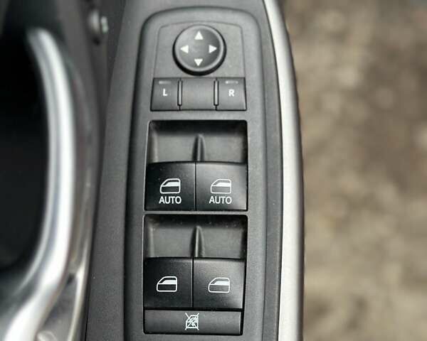 Красный Джип Чероки, объемом двигателя 2 л и пробегом 87 тыс. км за 17999 $, фото 26 на Automoto.ua