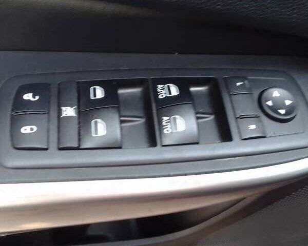 Червоний Джип Cherokee, об'ємом двигуна 2.4 л та пробігом 163 тис. км за 14500 $, фото 19 на Automoto.ua