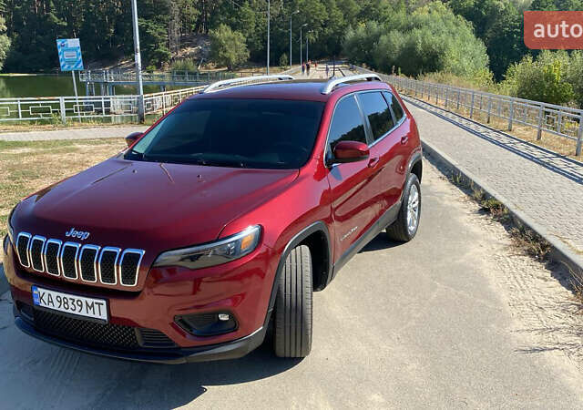 Джип Чероки 2018 в Киеве на Automoto.ua Красный Джип Чероки, объемом двигателя 2.36 л и пробегом 62 тыс. км за 15500 $, фото 1 на Automoto.ua