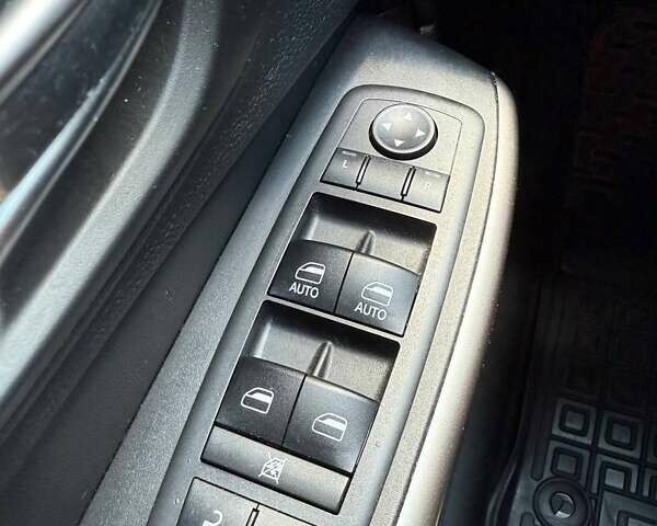 Червоний Джип Cherokee, об'ємом двигуна 3.24 л та пробігом 192 тис. км за 17000 $, фото 20 на Automoto.ua