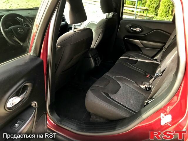 Красный Джип Чероки, объемом двигателя 2.4 л и пробегом 210 тыс. км за 14500 $, фото 8 на Automoto.ua