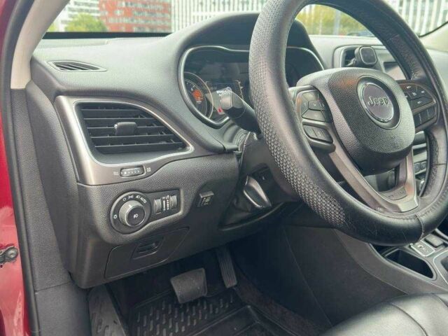 Джип Чероки 2018 в Львове на Automoto.ua Красный Джип Чероки, объемом двигателя 2.4 л и пробегом 165 тыс. км за 16000 $, фото 15 на Automoto.ua