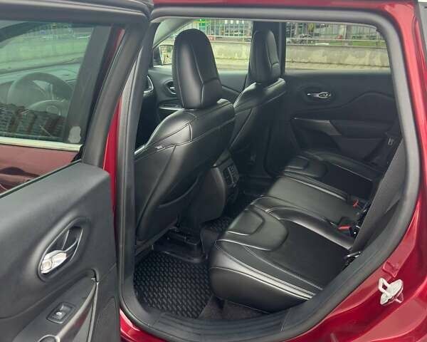 Джип Чероки 2018 в Львове на Automoto.ua Красный Джип Чероки, объемом двигателя 2.36 л и пробегом 165 тыс. км за 16000 $, фото 17 на Automoto.ua