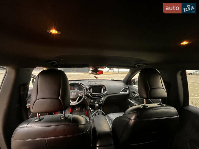 Красный Джип Чероки, объемом двигателя 2 л и пробегом 109 тыс. км за 19500 $, фото 13 на Automoto.ua