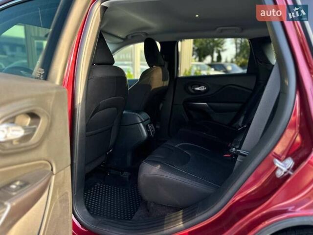 Красный Джип Чероки, объемом двигателя 2.36 л и пробегом 44 тыс. км за 18500 $, фото 16 на Automoto.ua