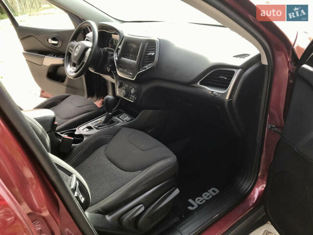 Красный Джип Чероки, объемом двигателя 2.36 л и пробегом 210 тыс. км за 14500 $, фото 26 на Automoto.ua